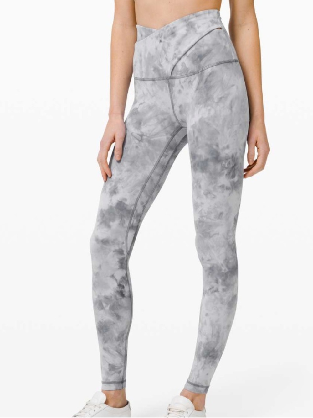 LULULEMON Align 28” Criss Cross Waist Size 4
